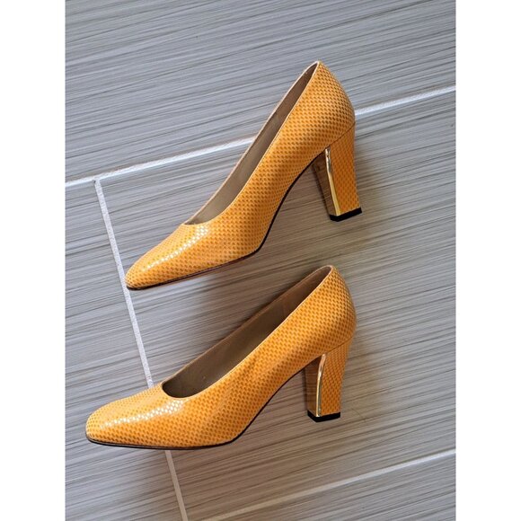 St. John Women's Size 5.5 Italy Yellow  Mustard Leather Embossed Textured Heels - Picture 8 of 11